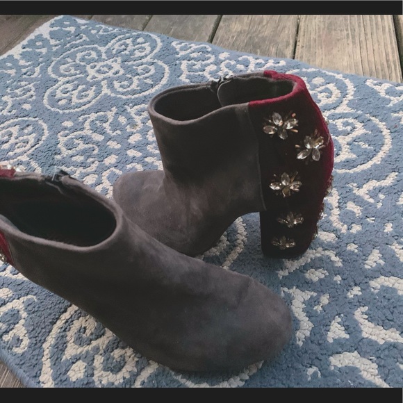 Beautiful, Gray and Maroon Booties with embellished heel - Picture 3 of 5